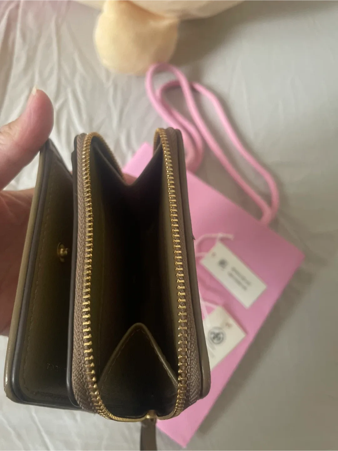 Tory Burch Kira Chevron Bi-Fold Wallet - Sandpiper image indicator(2)