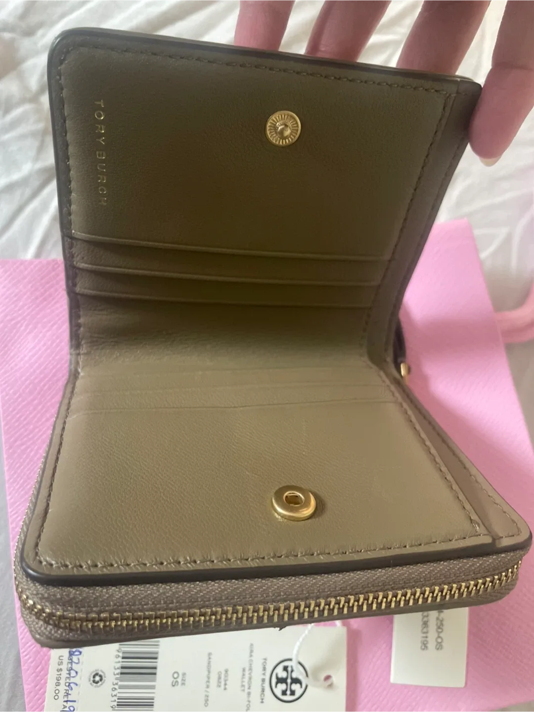 Tory Burch Kira Chevron Bi-Fold Wallet - Sandpiper image indicator(7)