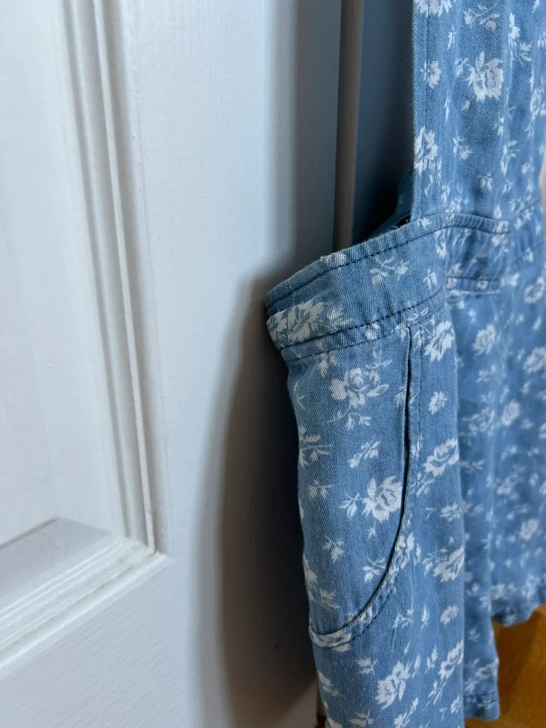 🥕 Baby Blue Parisian Collection Floral Short Overalls Size S/P image indicator(3)