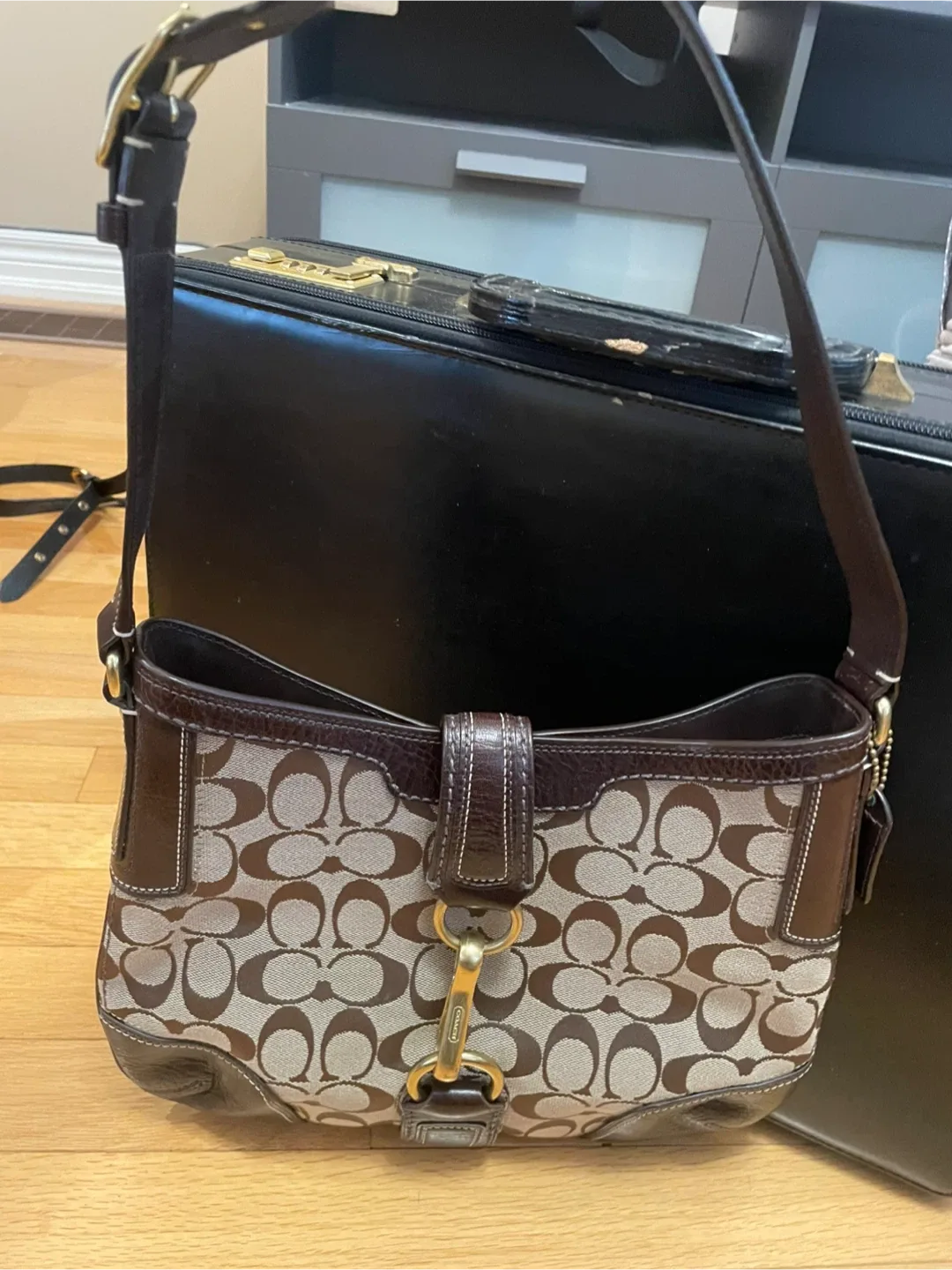 Coach Brown Leather Handbags + Marc Jacobs Natasha crossbody image indicator(6)