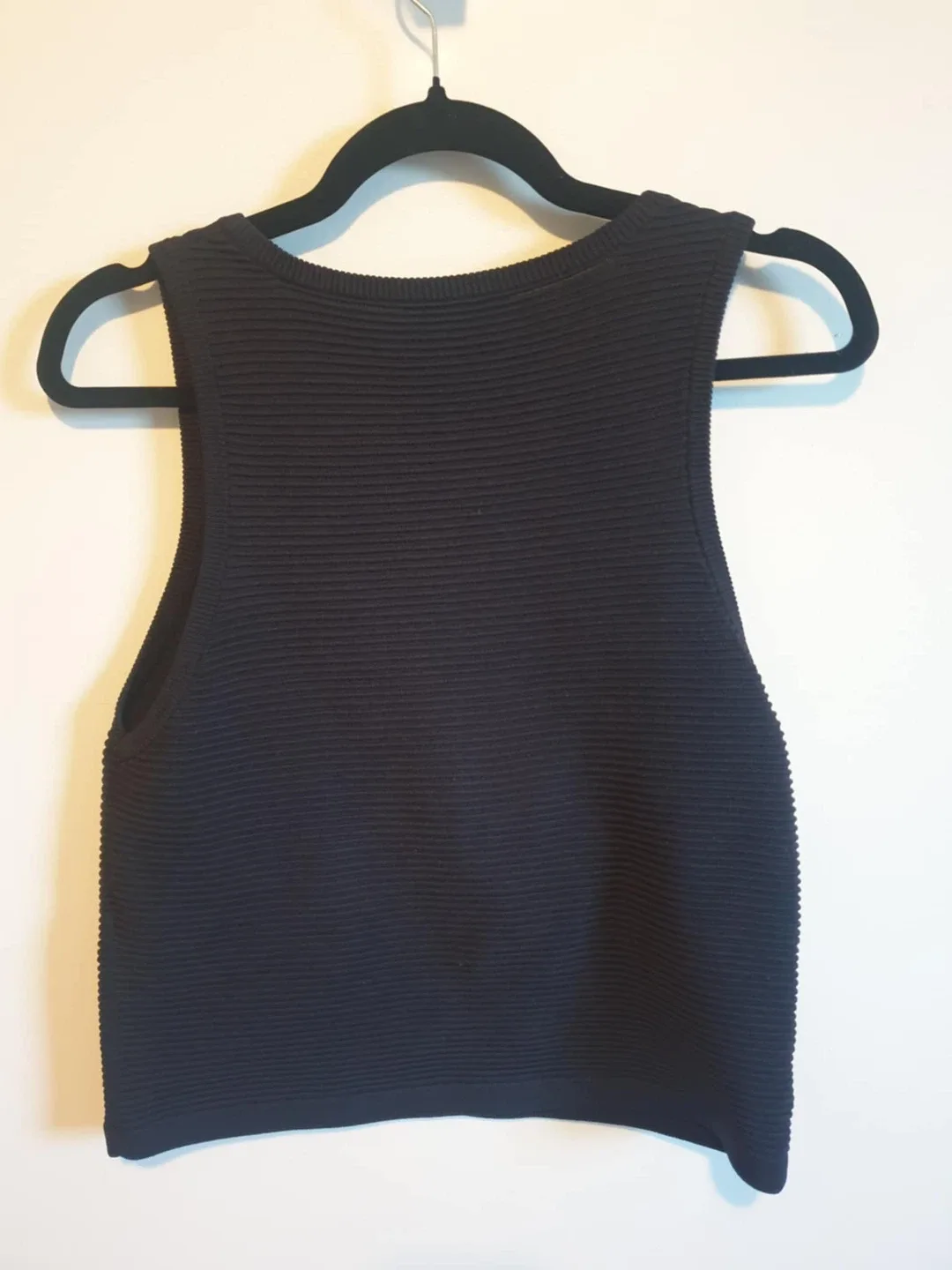 Aritzia Babaton Black Ribbed Tank Top (Small) image indicator(3)