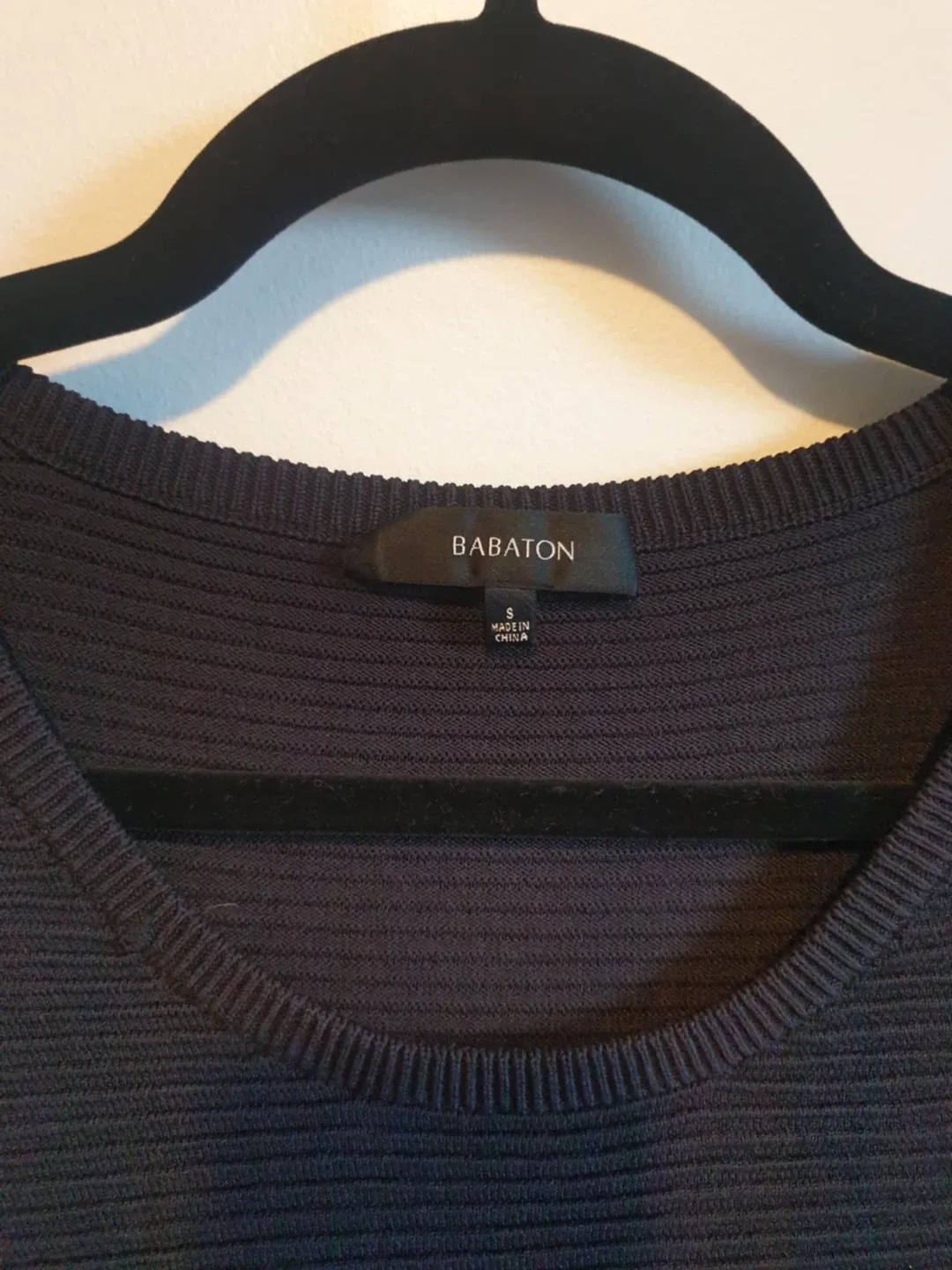 Aritzia Babaton Black Ribbed Tank Top (Small) image indicator(4)