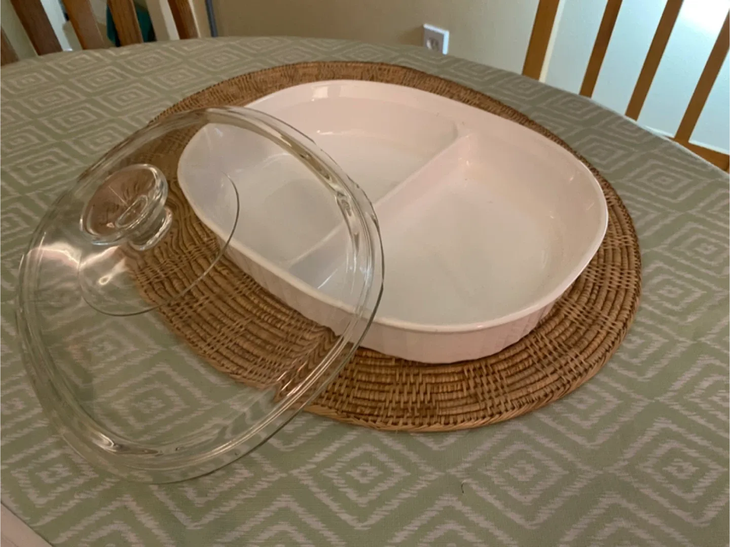 ❤️ CorningWare F-6-B 1.8 Liter Divided Dish with Lid image indicator(3)