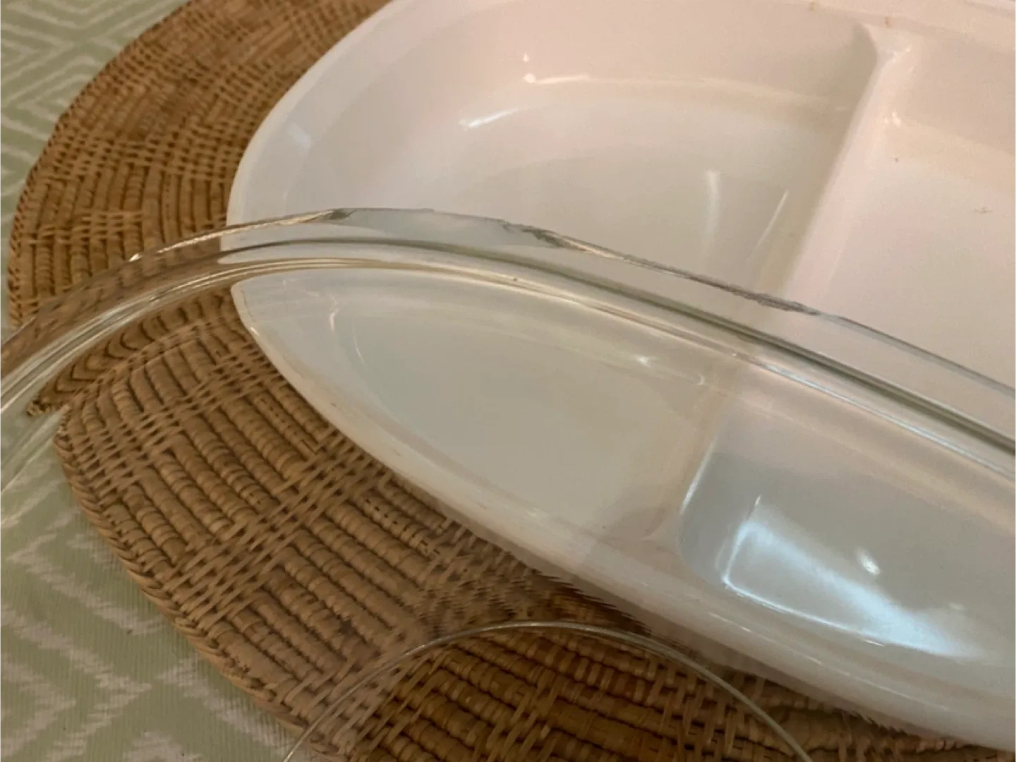 ❤️ CorningWare F-6-B 1.8 Liter Divided Dish with Lid image indicator(2)