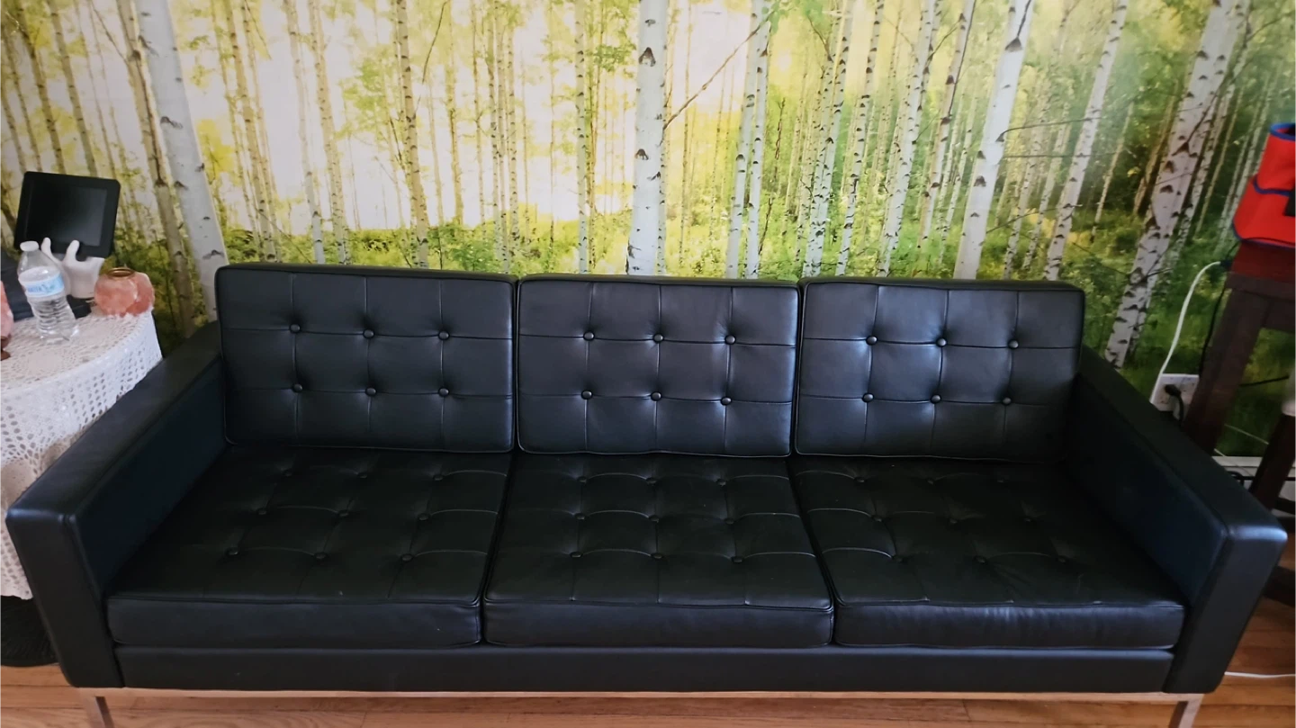Modern Black Leather-Look 3-Seater Couch – Excellent Condition - photo 2