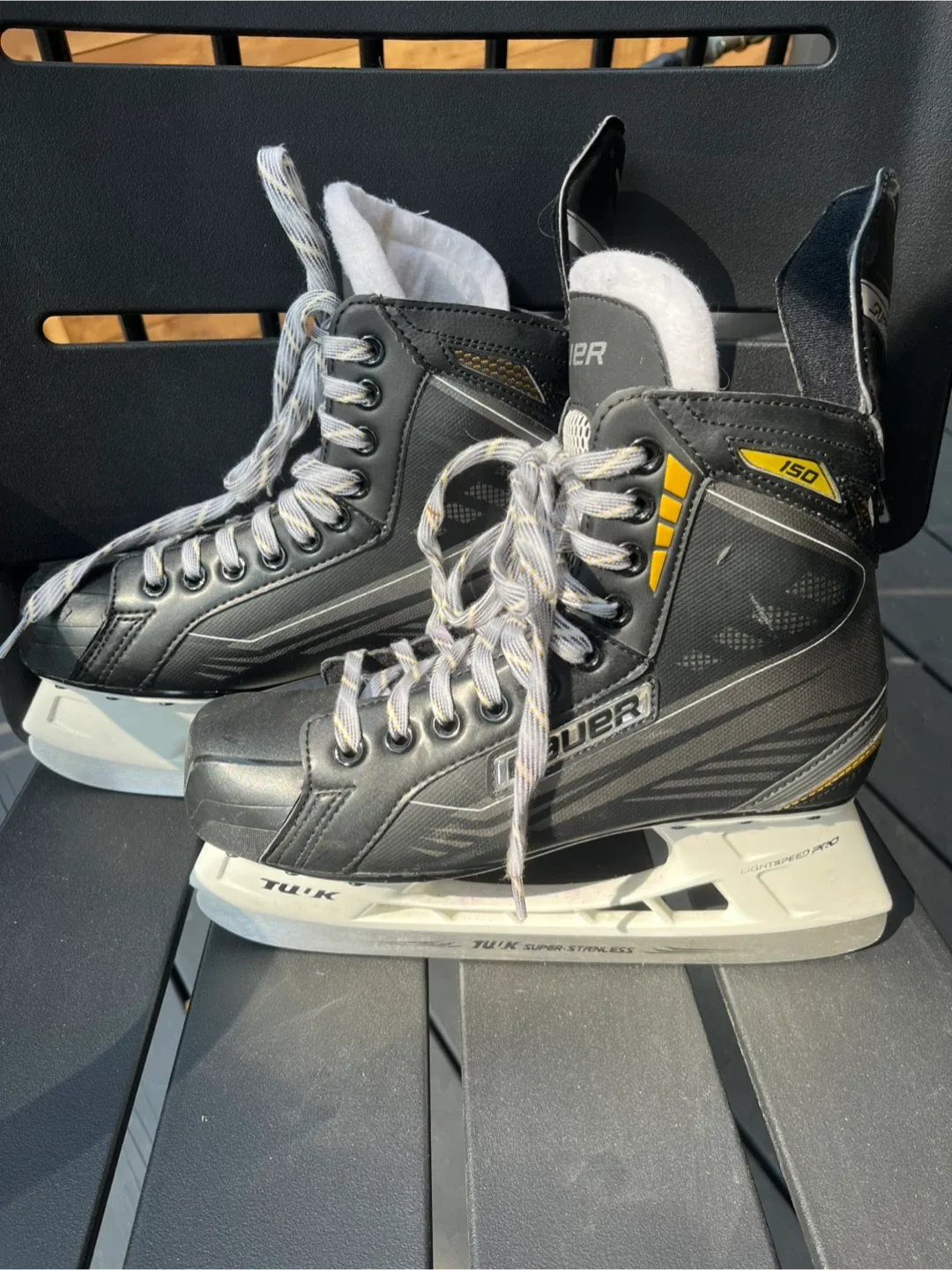 Bauer Supreme 150 Ice Hockey Skates thumbnail