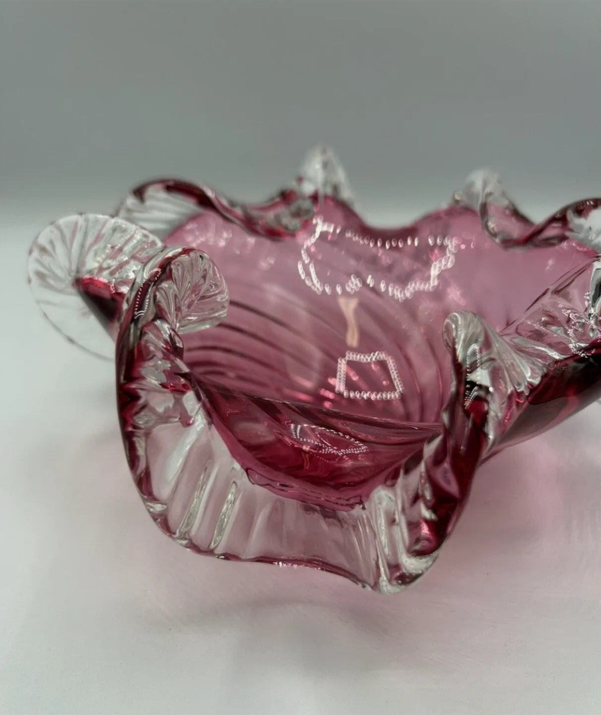 Vintage Cranberry Chalet -  Murano style glass bow image indicator(6)