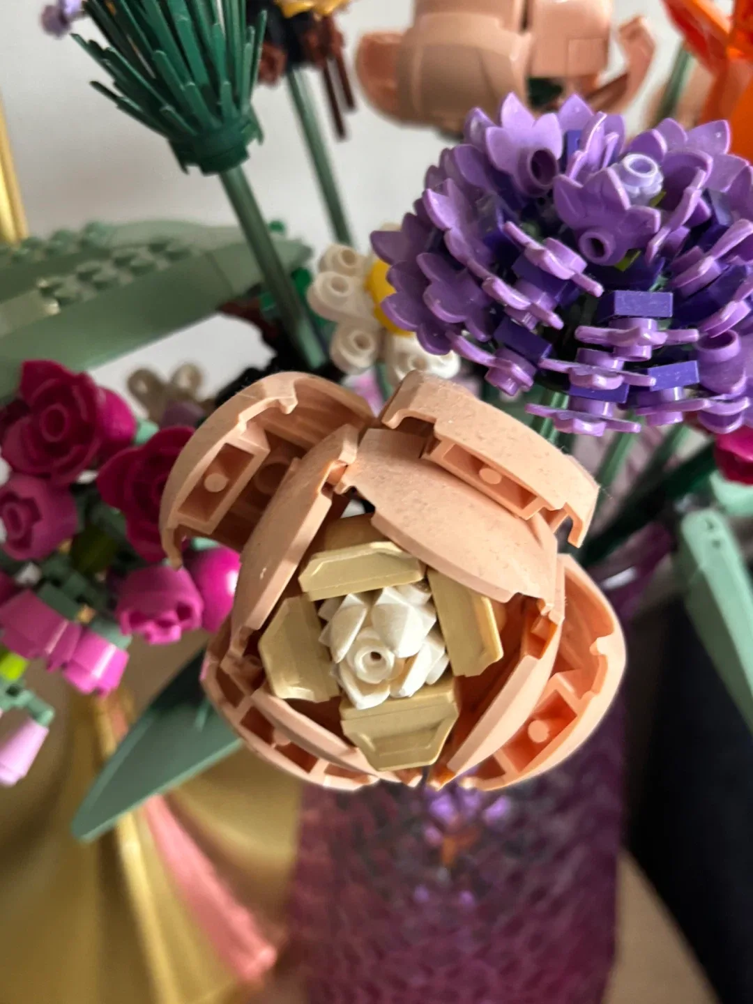 LEGO Flower Bouquet image indicator(2)