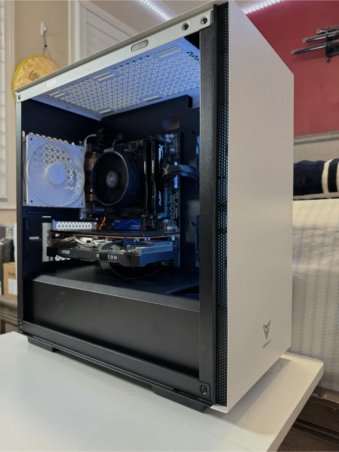 Gaming PC (Ryzen 5 2600 + RX5700 + 16gb DDR4) thumbnail