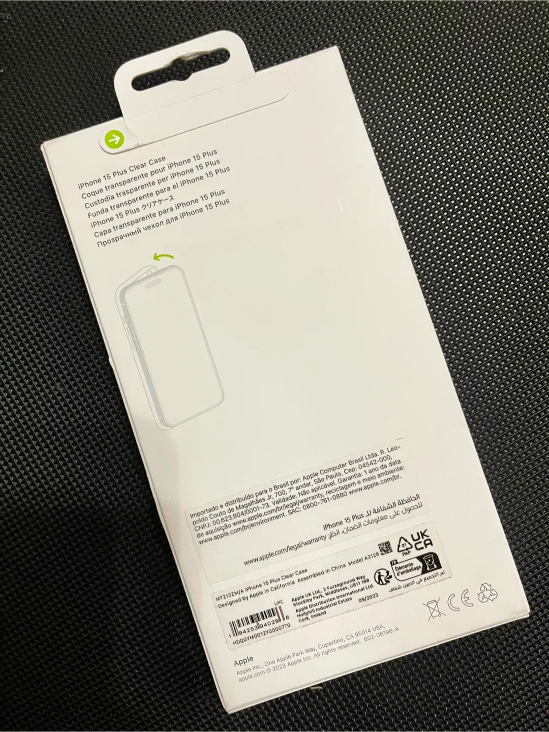 iPhone 15 Plus Apple Clear Case with MagSafe image indicator(2)