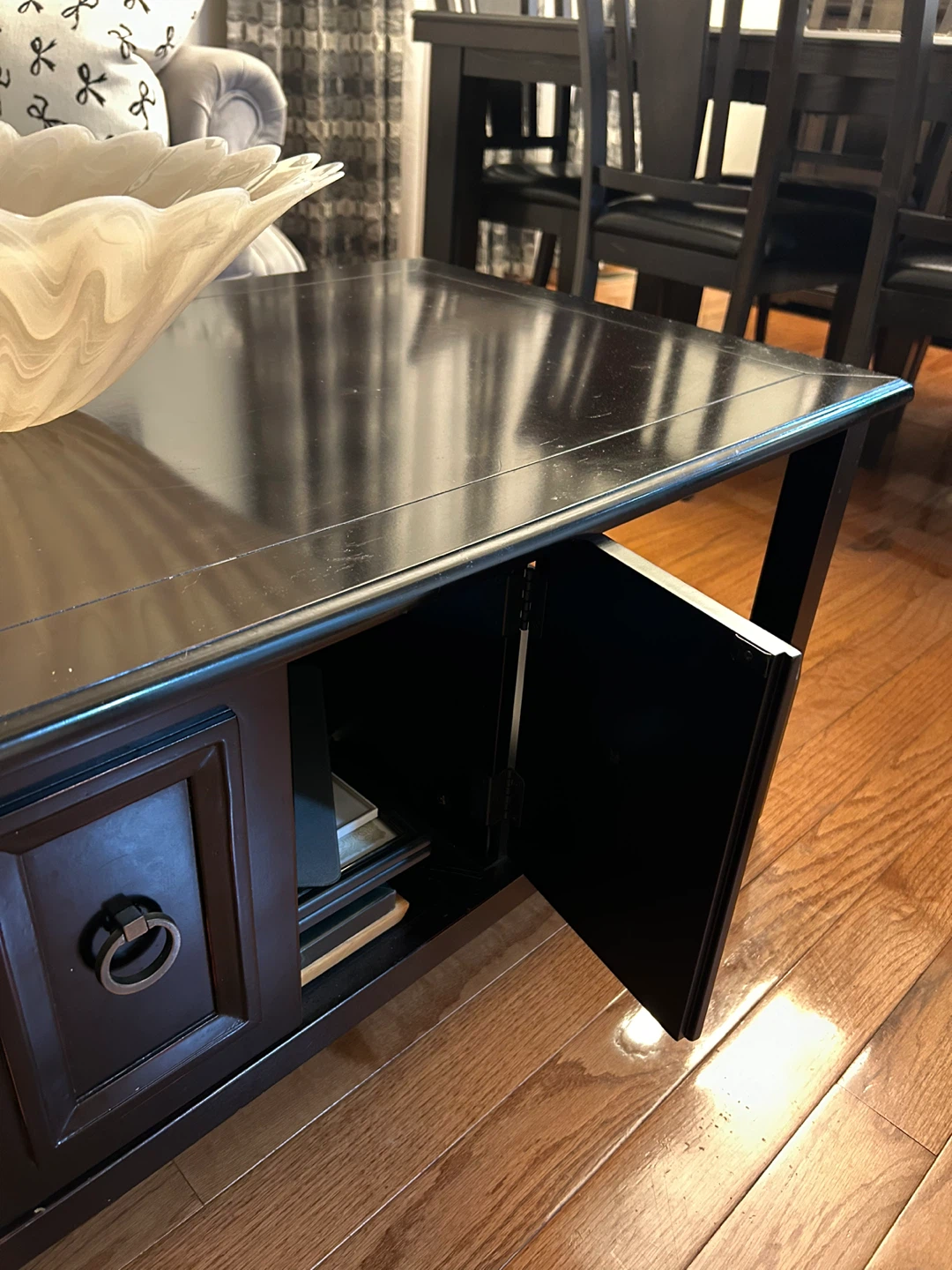 🖤 Elegant Black Wood Coffee Table with Storage Timeless Style! 🖤 - photo 2
