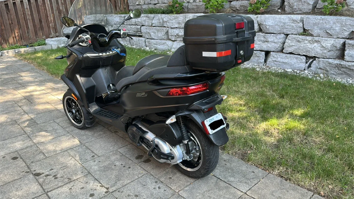 Piaggio MP3 500ie Three-Wheeled Scooter image indicator(3)