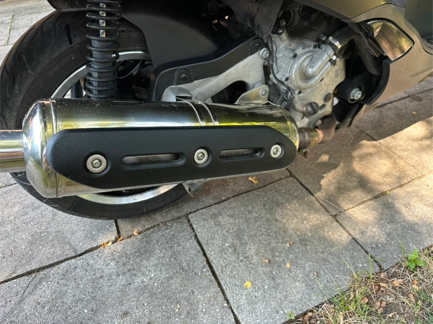 Piaggio MP3 500ie Three-Wheeled Scooter image indicator(6)