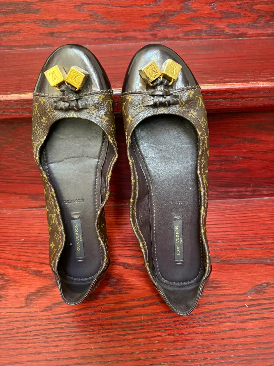 Authentic Louis Vuitton Brown Leather Ballet Flats - Size 38 image indicator(2)