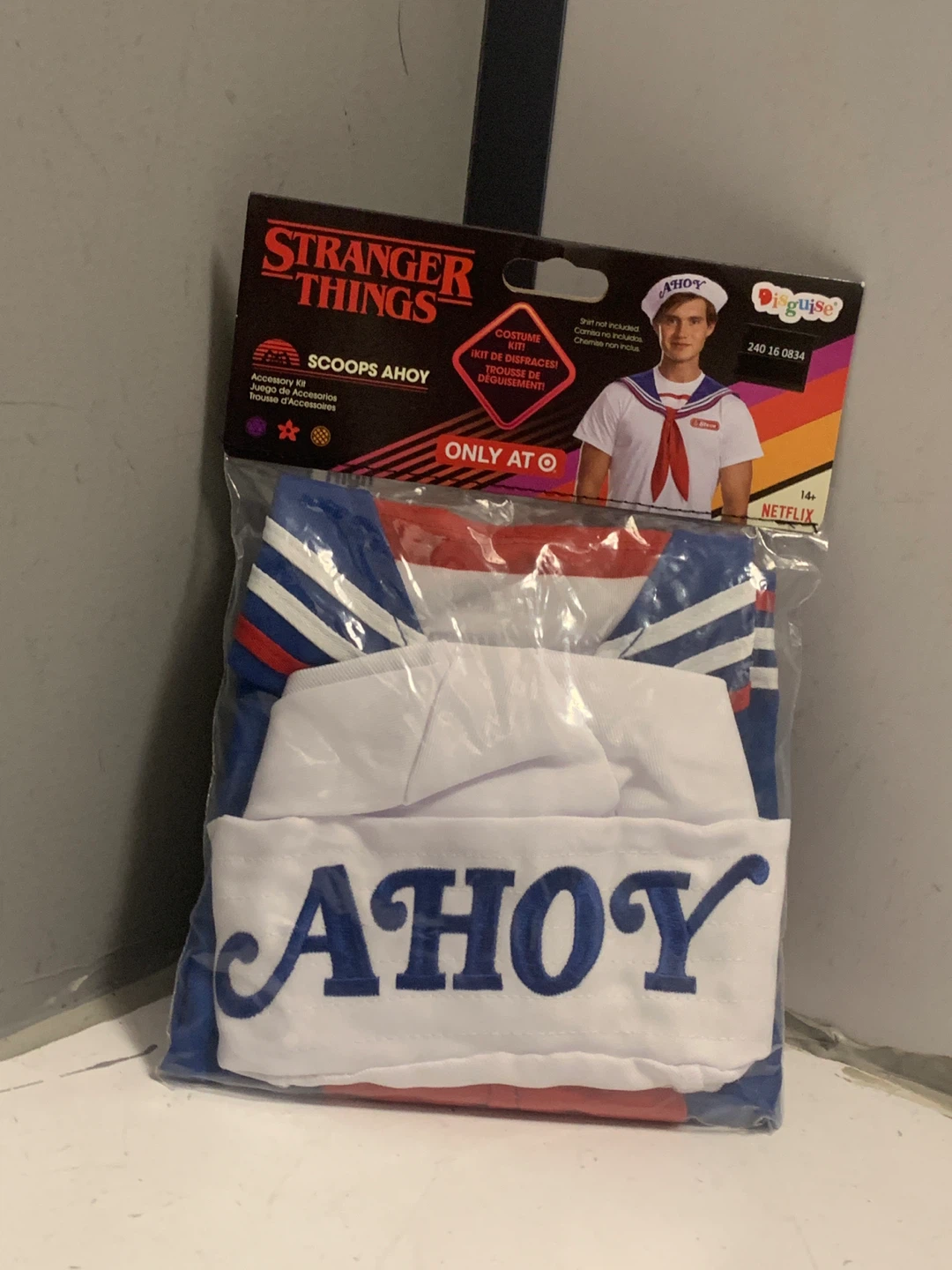 Stranger Things Scoops Ahoy Costume - New - photo 2