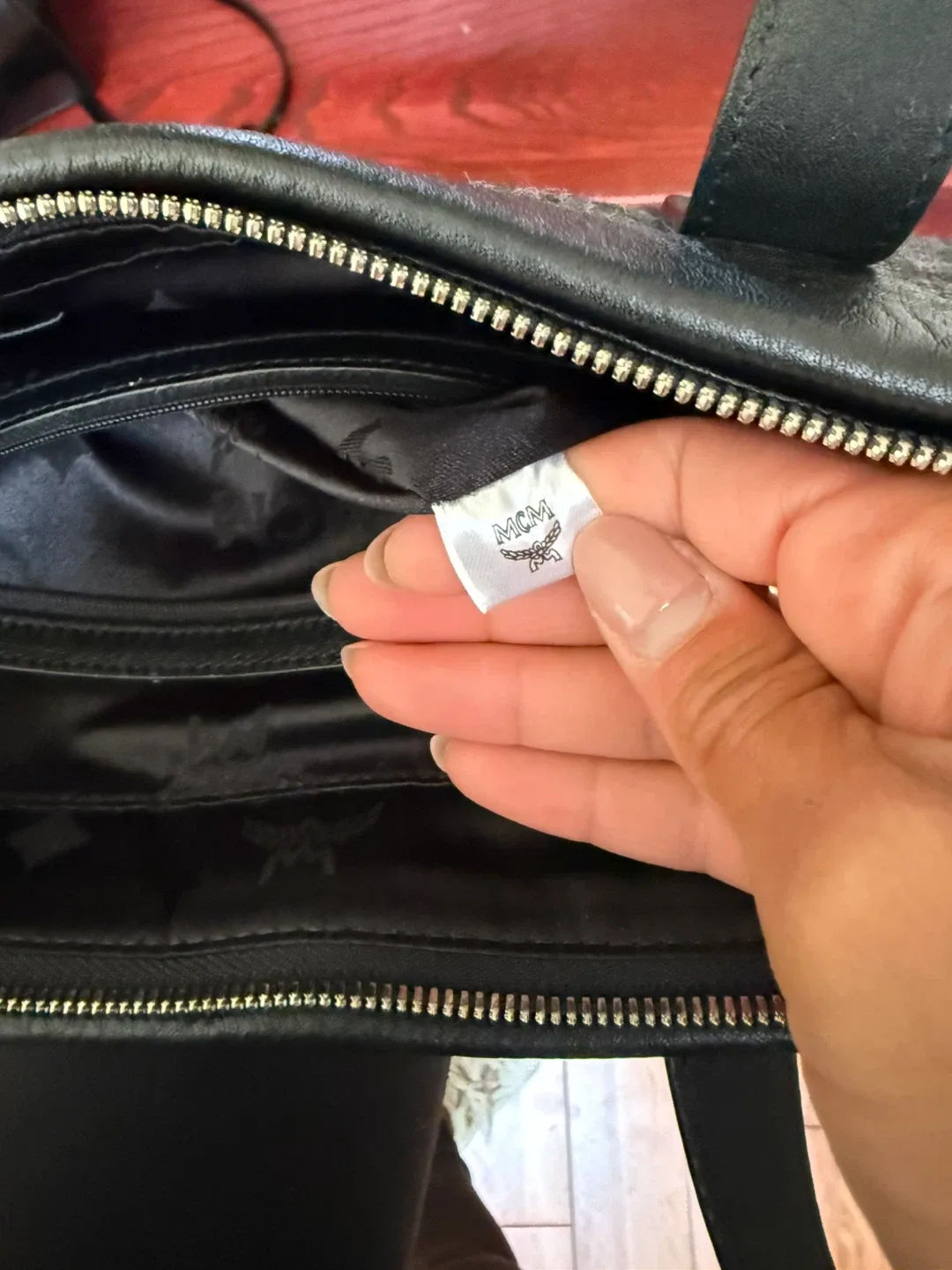 Authentic MCM München P5905 Black Tote Bag image indicator(4)