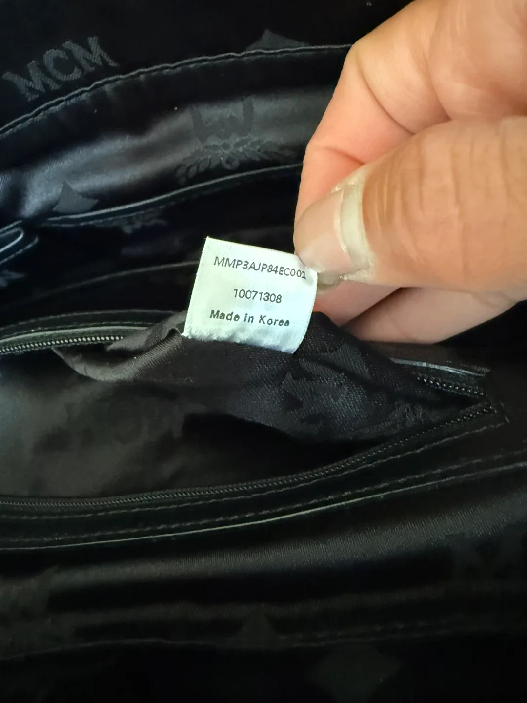 Authentic MCM München P5905 Black Tote Bag image indicator(5)