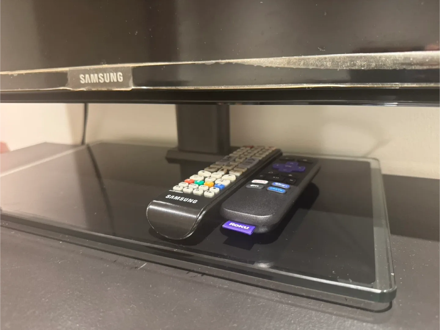 Samsung TV with Roku Remote image indicator(3)