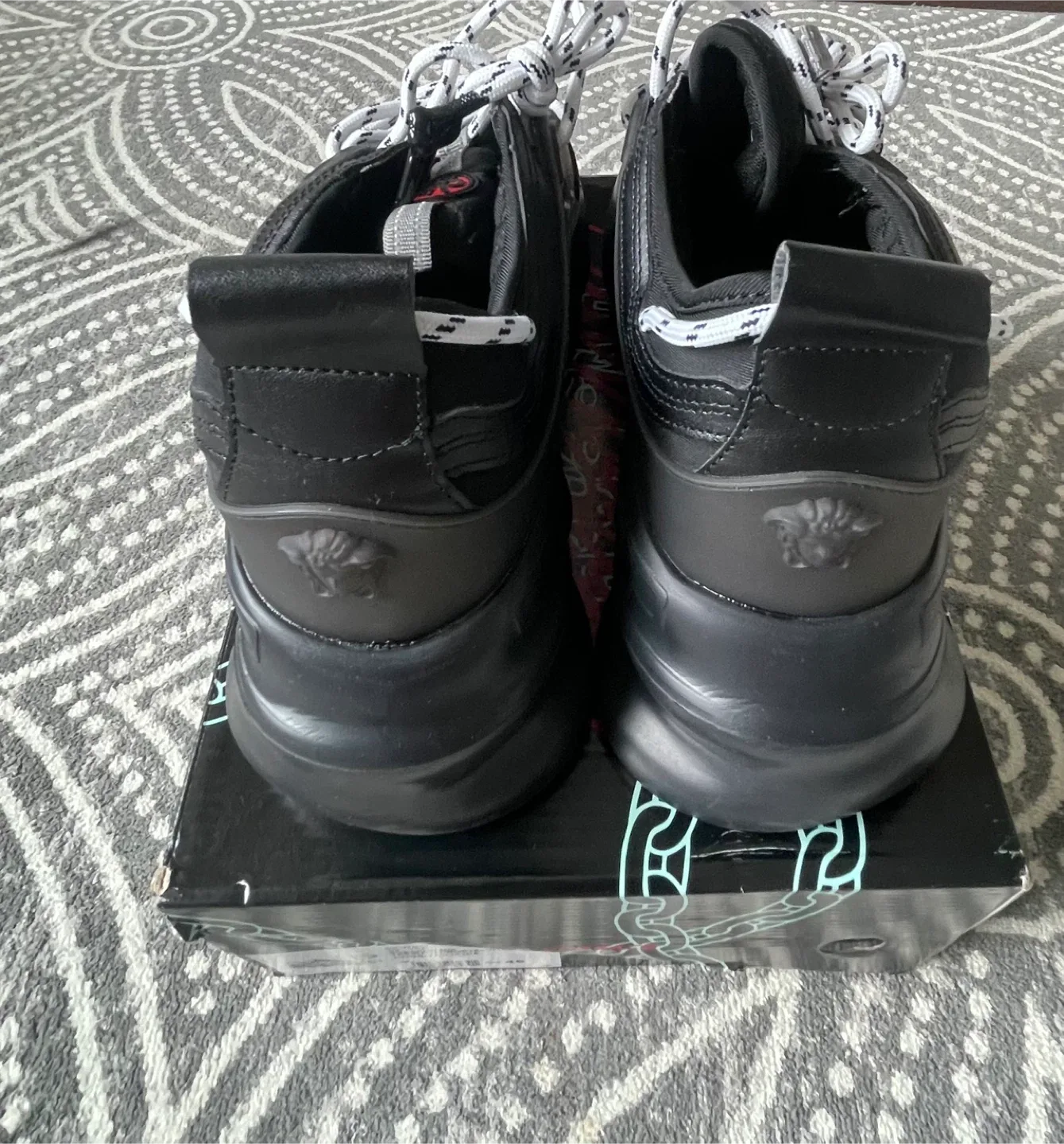 Chain reaction “black multi” image indicator(3)