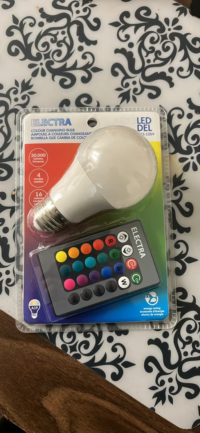 Electra Colour Changing LED Bulb with Remote - NEW
