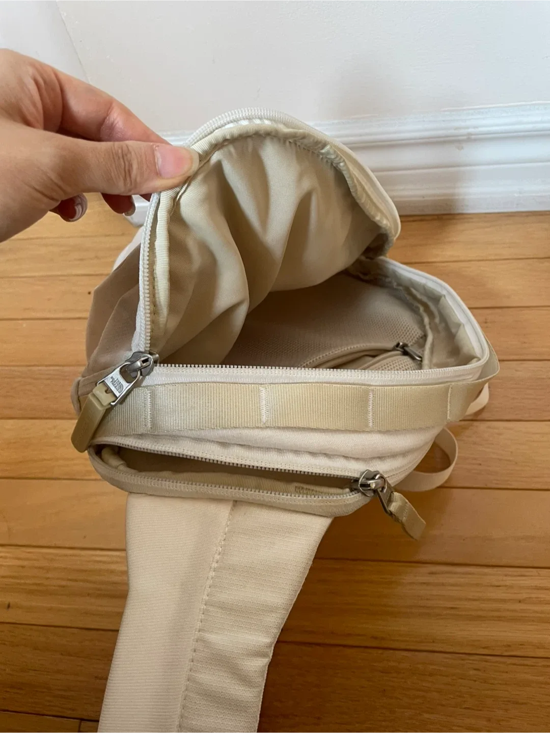 The North Face Off-White Isabella Sling Bag image indicator(4)