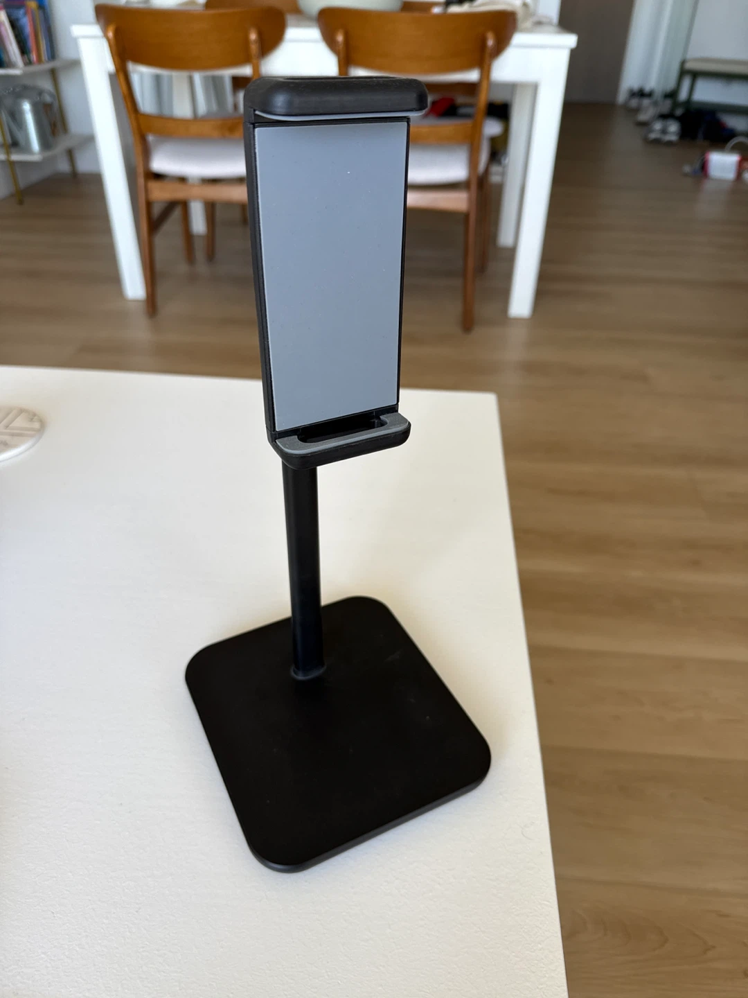 Adjustable Tablet/Phone/small screen Stand - Black