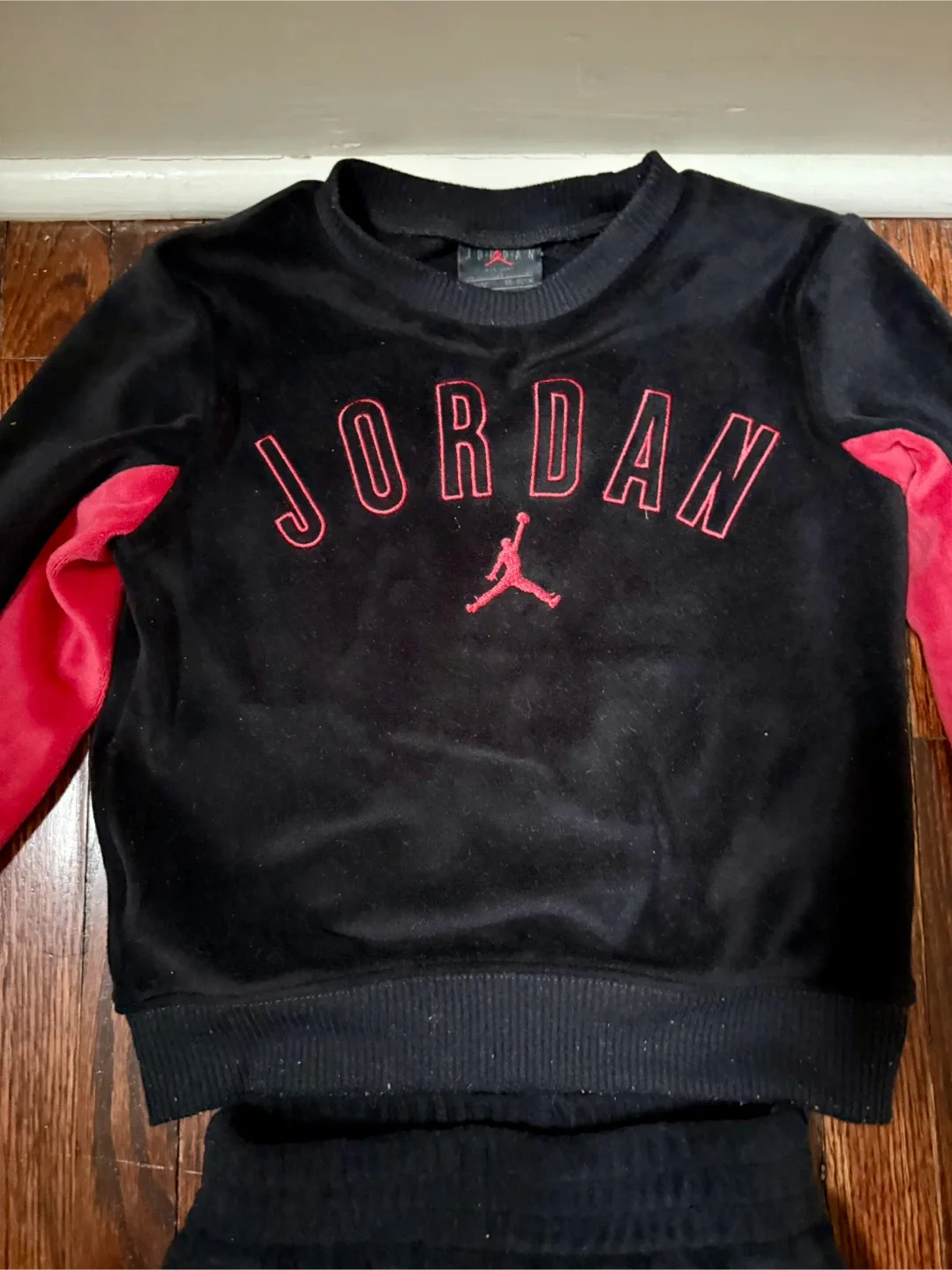 Jordan Velour Tracksuit image indicator(4)