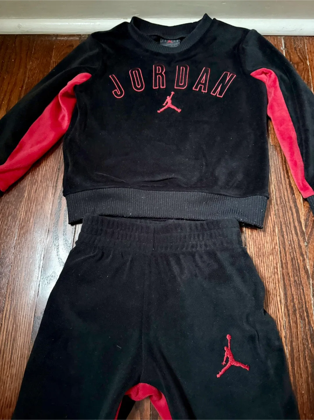 Jordan Velour Tracksuit image indicator(2)
