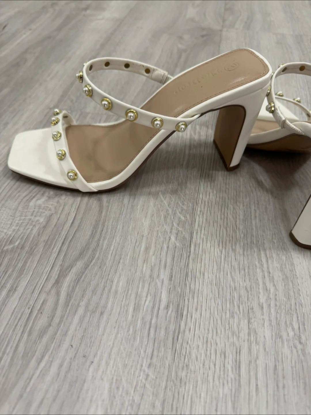 White Heeled Sandals, Size 37 image indicator(2)