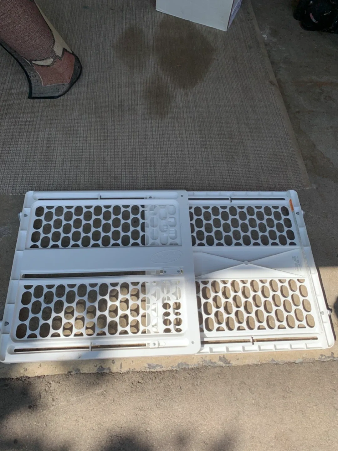 Evenflo Baby Gate - White image indicator(4)