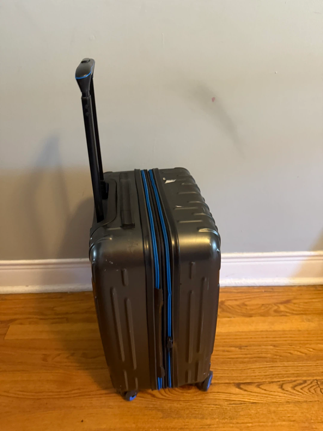 REVO Carry-On Luggage - Great Condition! - photo 3