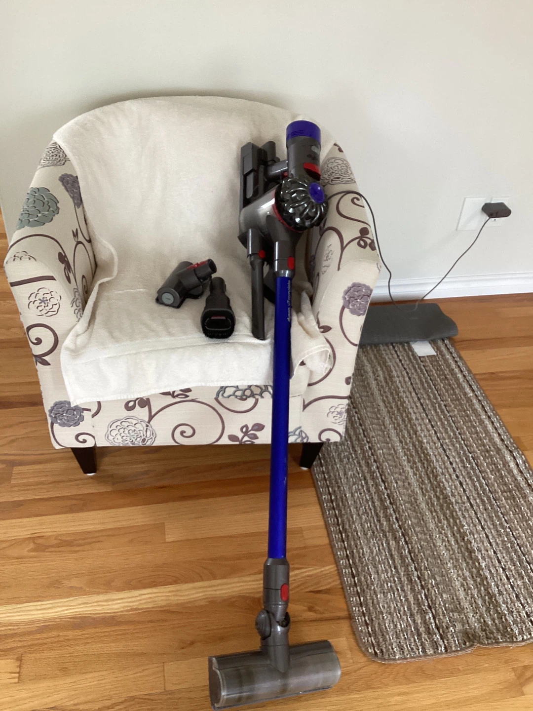 Dyson V8 Cordless Stick Vacuum