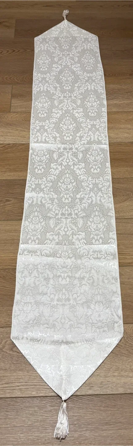 Damask Patterned Table Runner thumbnail