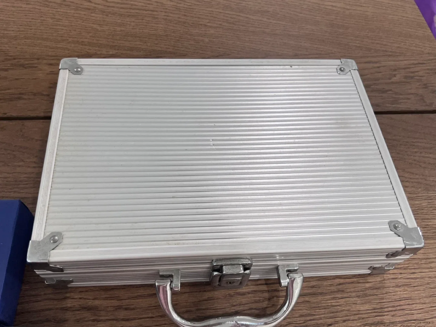 Poker Set with Case & Bicycle Playing Cards image indicator(3)