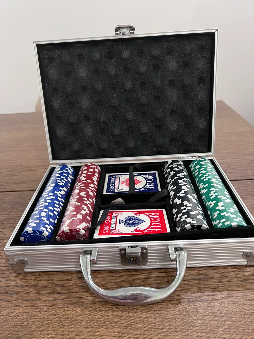 Poker Set with Case & Bicycle Playing Cards