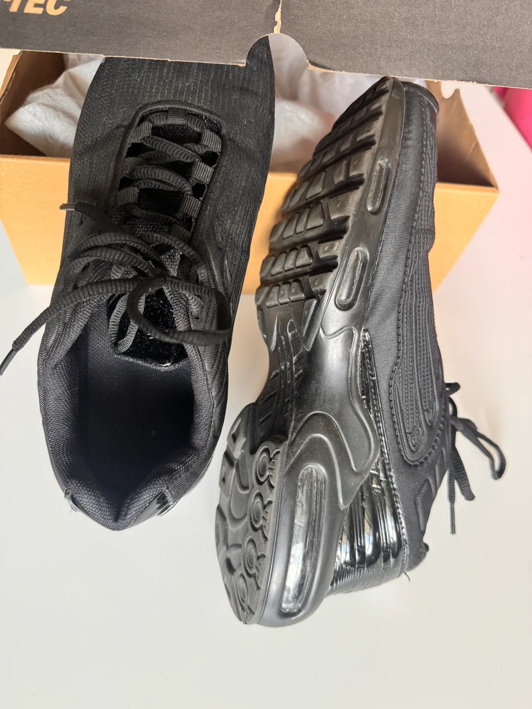 Black Sneakers with Box thumbnail