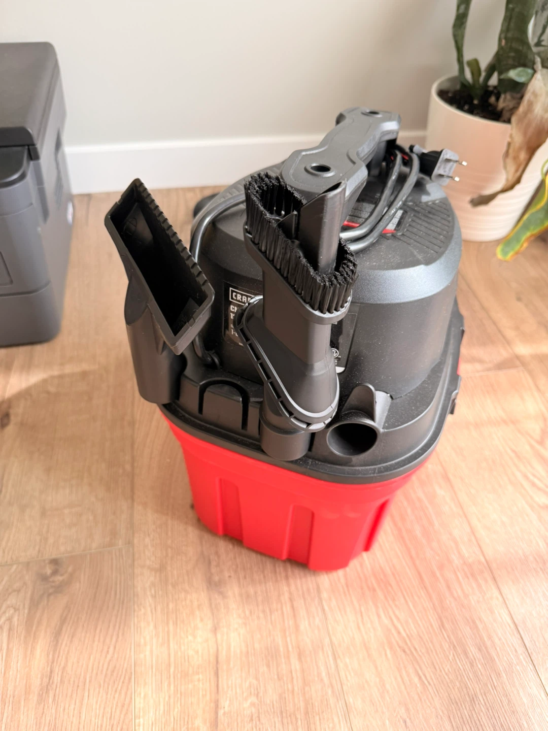 Craftsman 3-Gal Wet/Dry Vac - Model CMXEVXA18910P-3 - photo 3