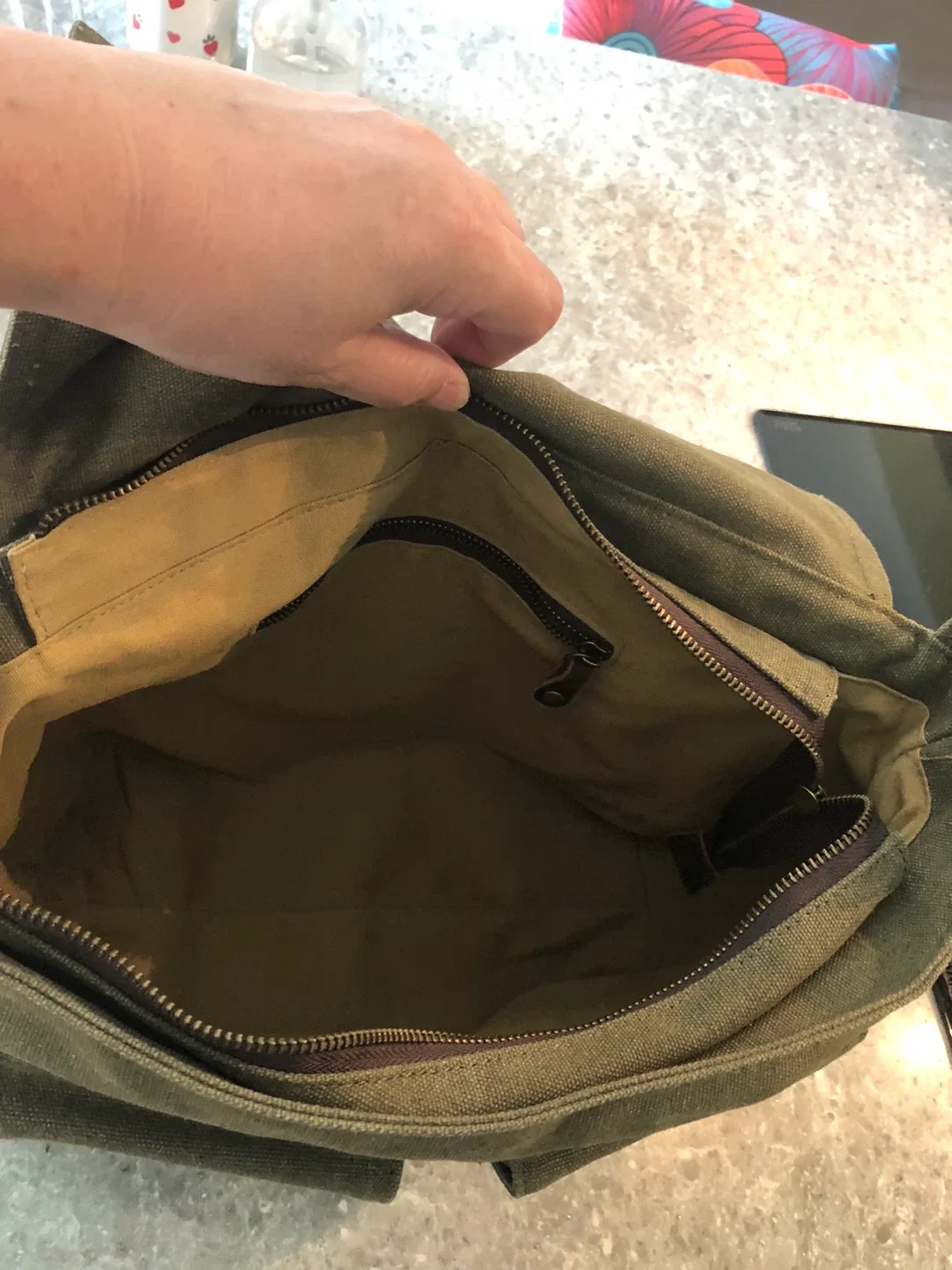 Canvas and Leather Messenger Bag image indicator(3)