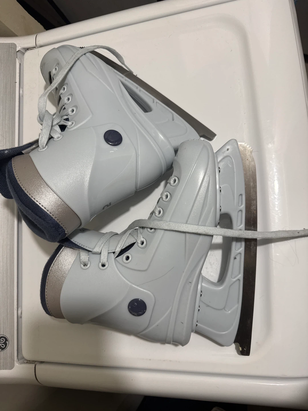 Ice Skates - Size 7