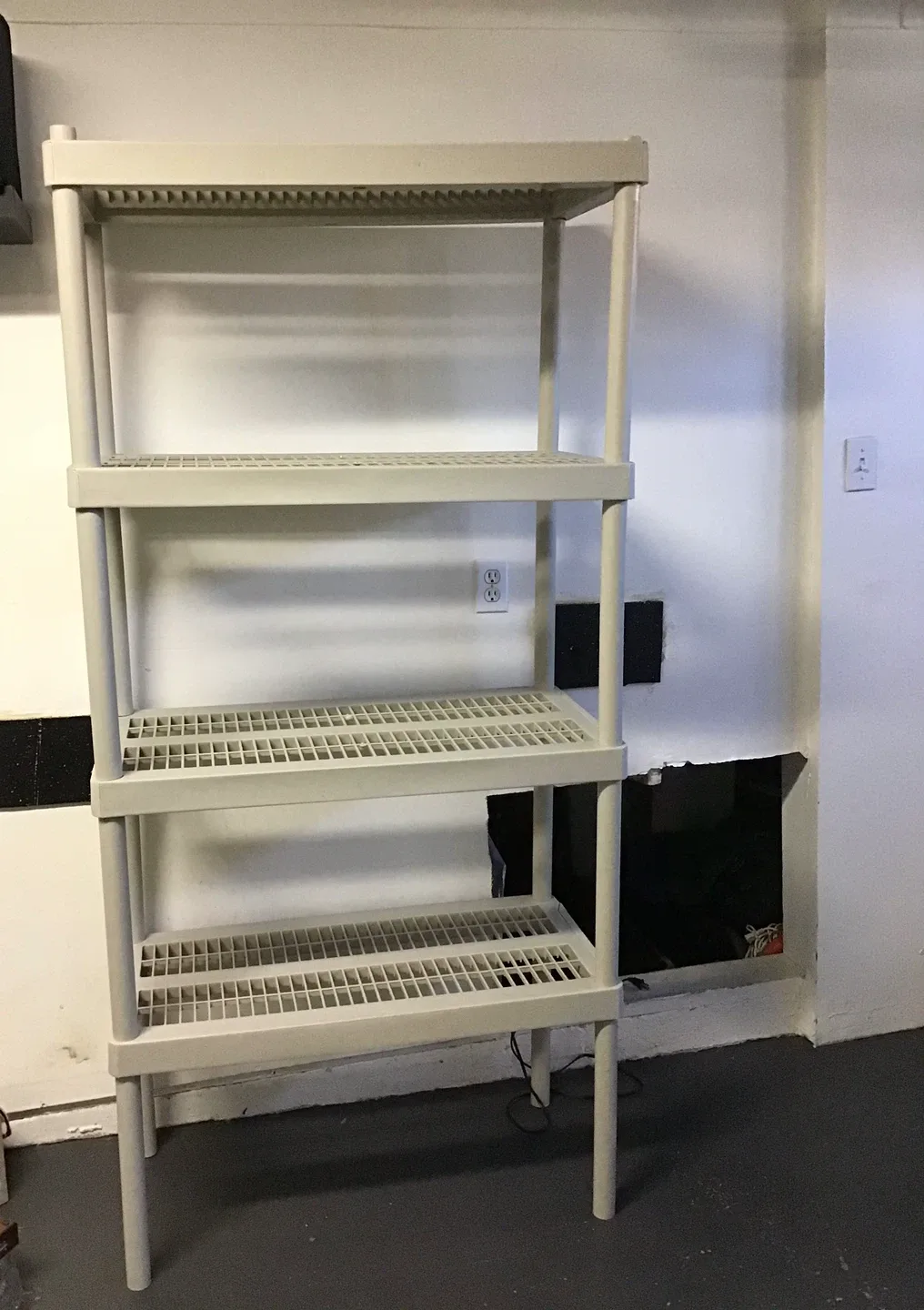 4-Tier Plastic Shelving Unit - Storage Rack image indicator(5)