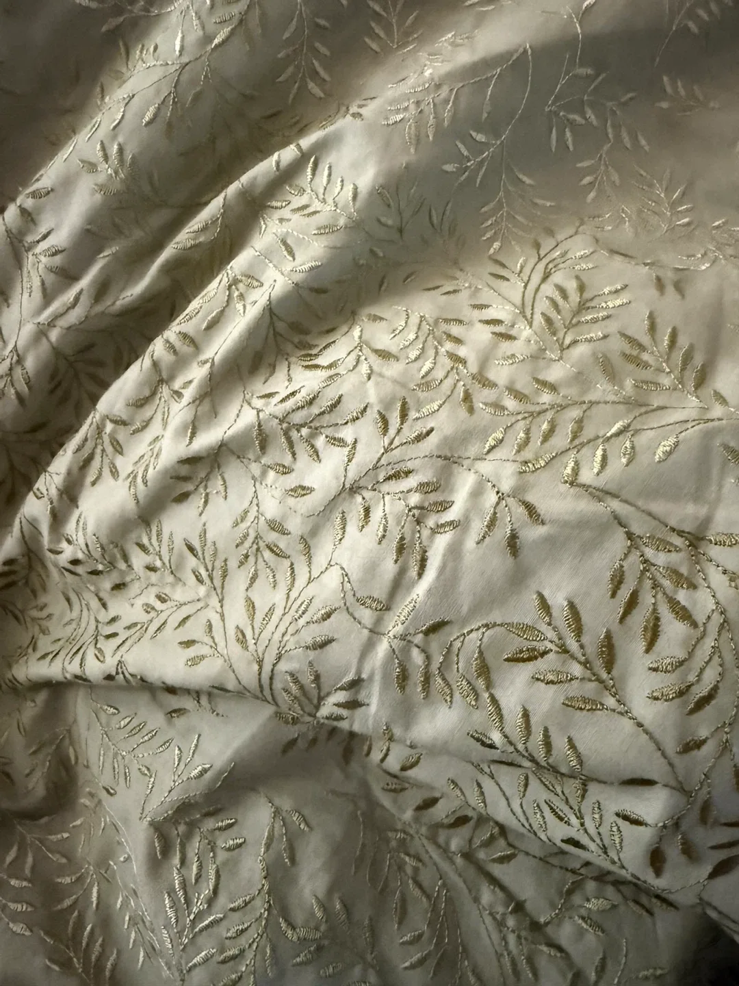 2 King size Duvet Covers $15 each image indicator(4)