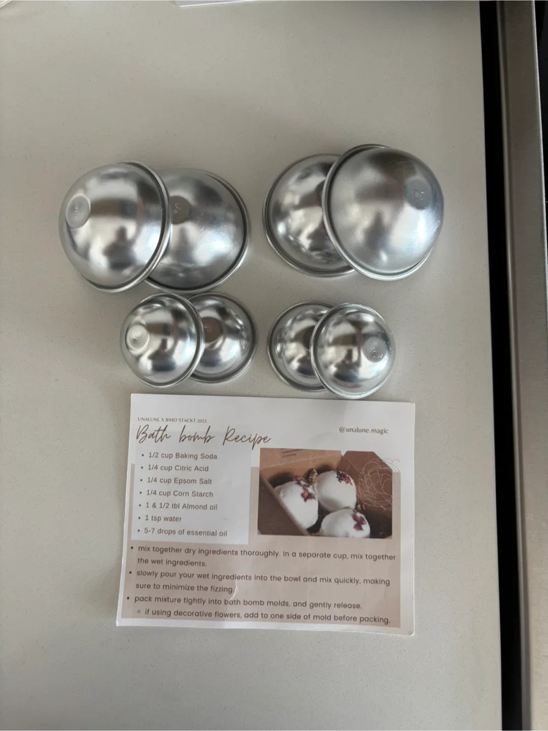 Bath fizz molds crafting kit - makes 4, 2 small & 2 large thumbnail