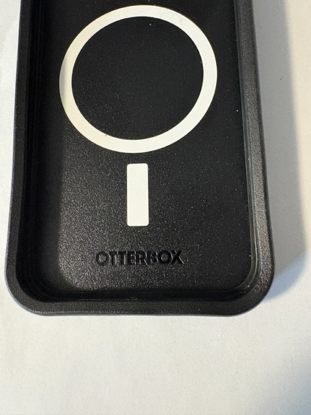 iPhone 14 Case image indicator(3)