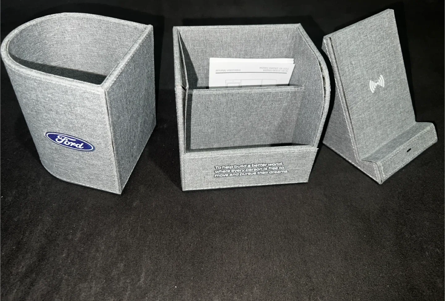 FORD DESKTOP organizer and WIRELESS PHONE CHARGER image indicator(2)