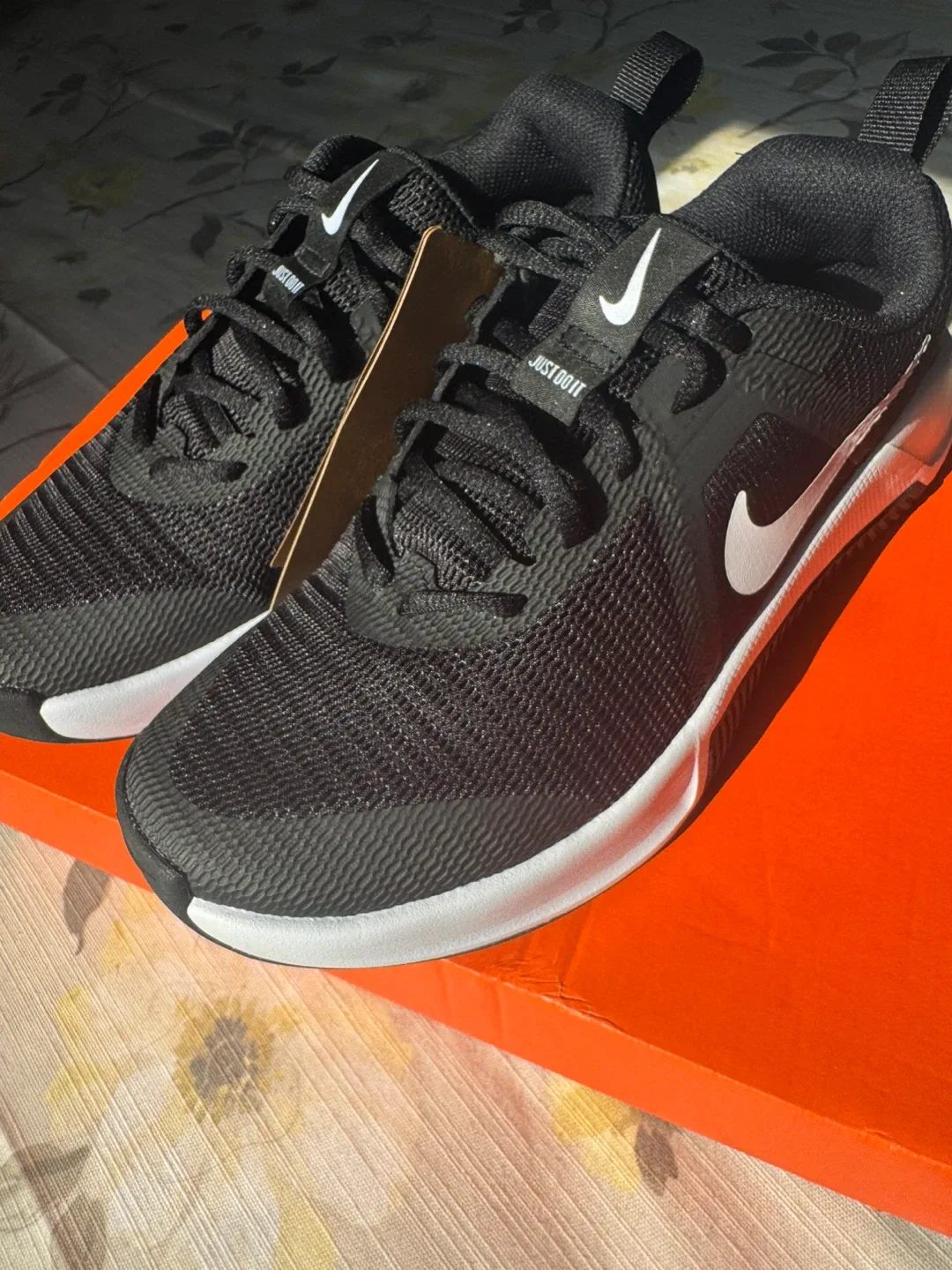 Nike MC Trainer 3 Women's Workout Shoes - Size 7.5 image indicator(4)