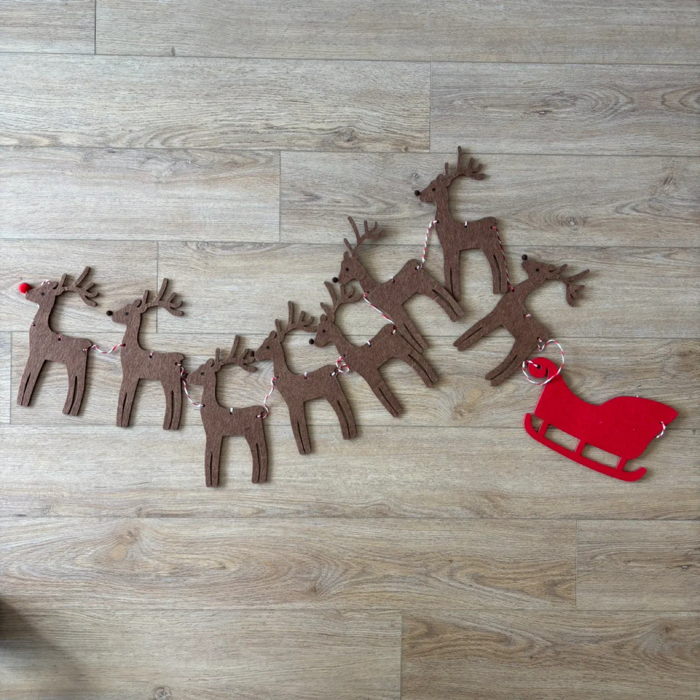 Reindeer & Sleigh Felt 5 foot long Christmas Garland decoration thumbnail