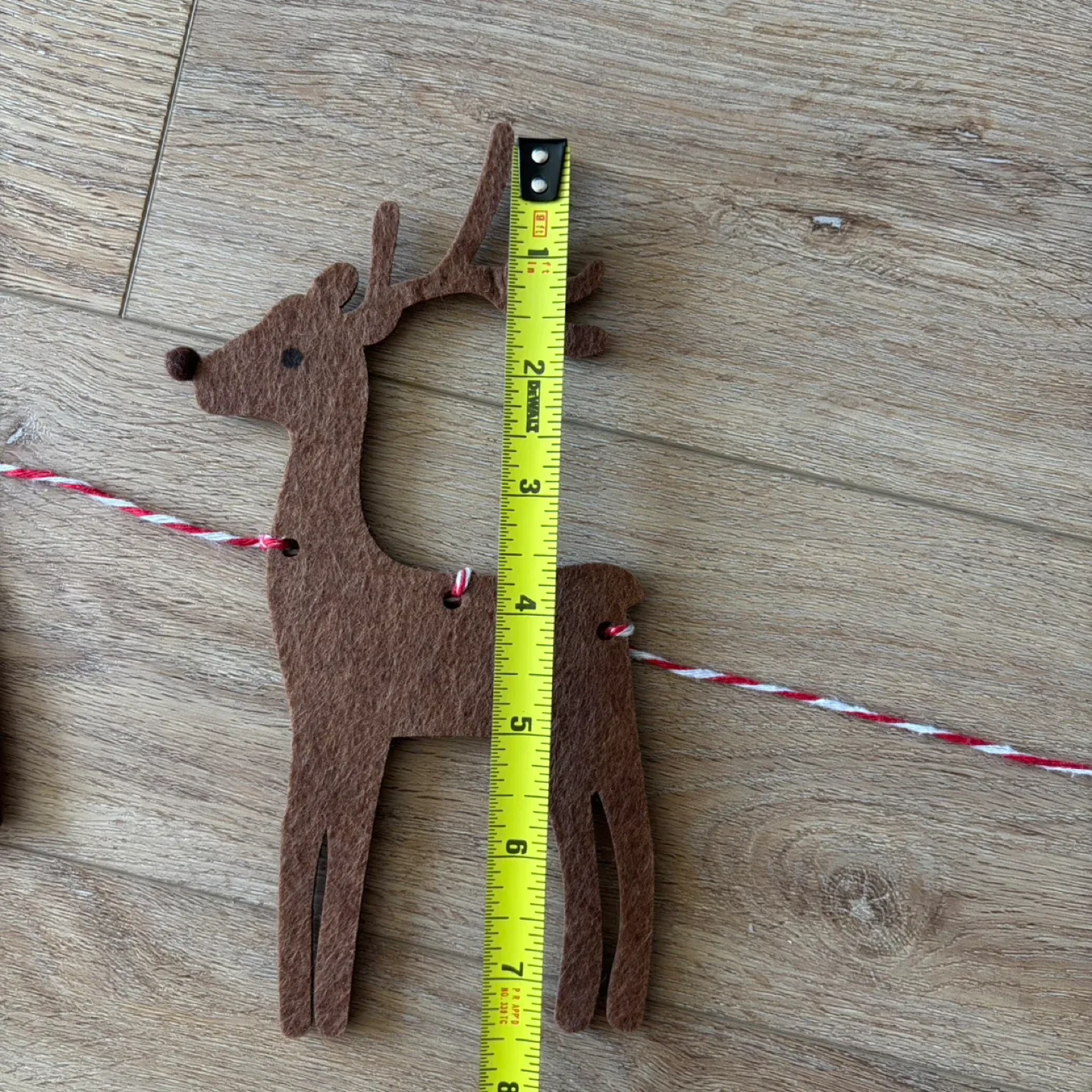 Reindeer & Sleigh Felt 5 foot long Christmas Garland decoration image indicator(3)