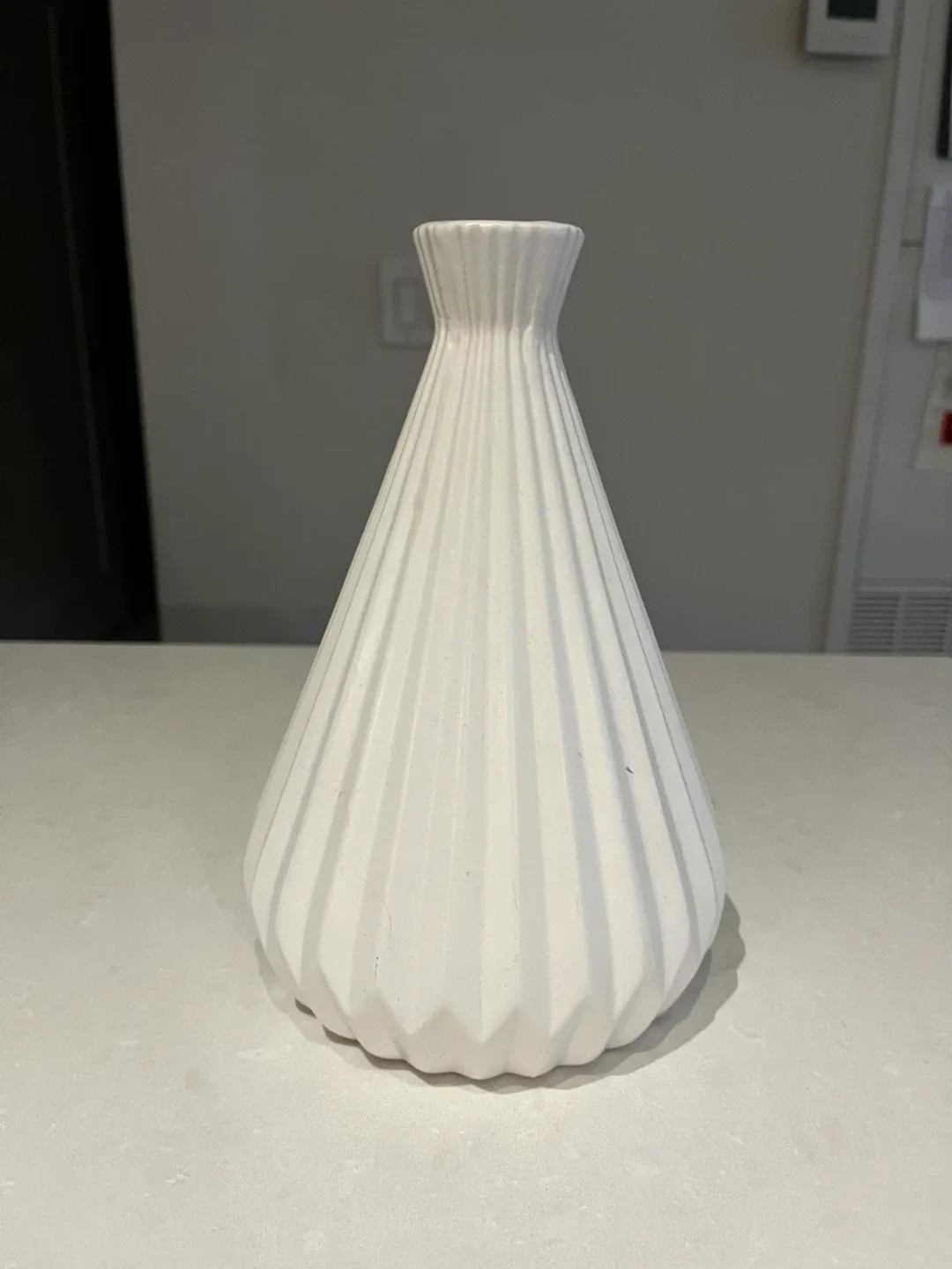 HomeSense White Decorative Vase thumbnail