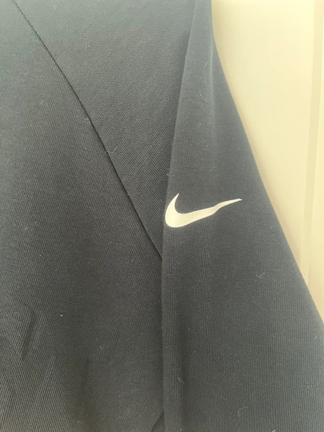Nike Black Long Sleeve Crop Top image indicator(3)