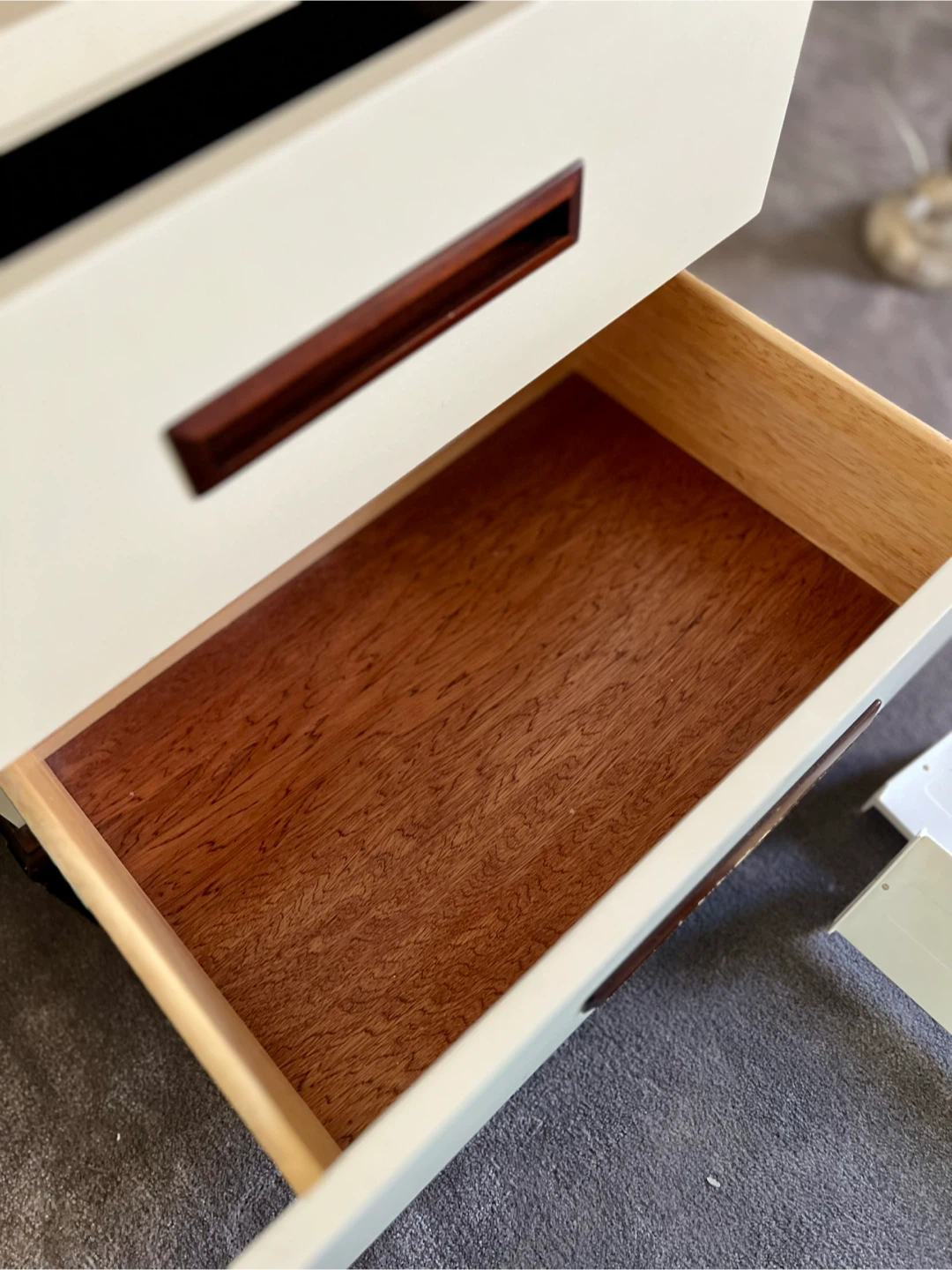 Pair of Cream Nightstands with Drawers - photo 5